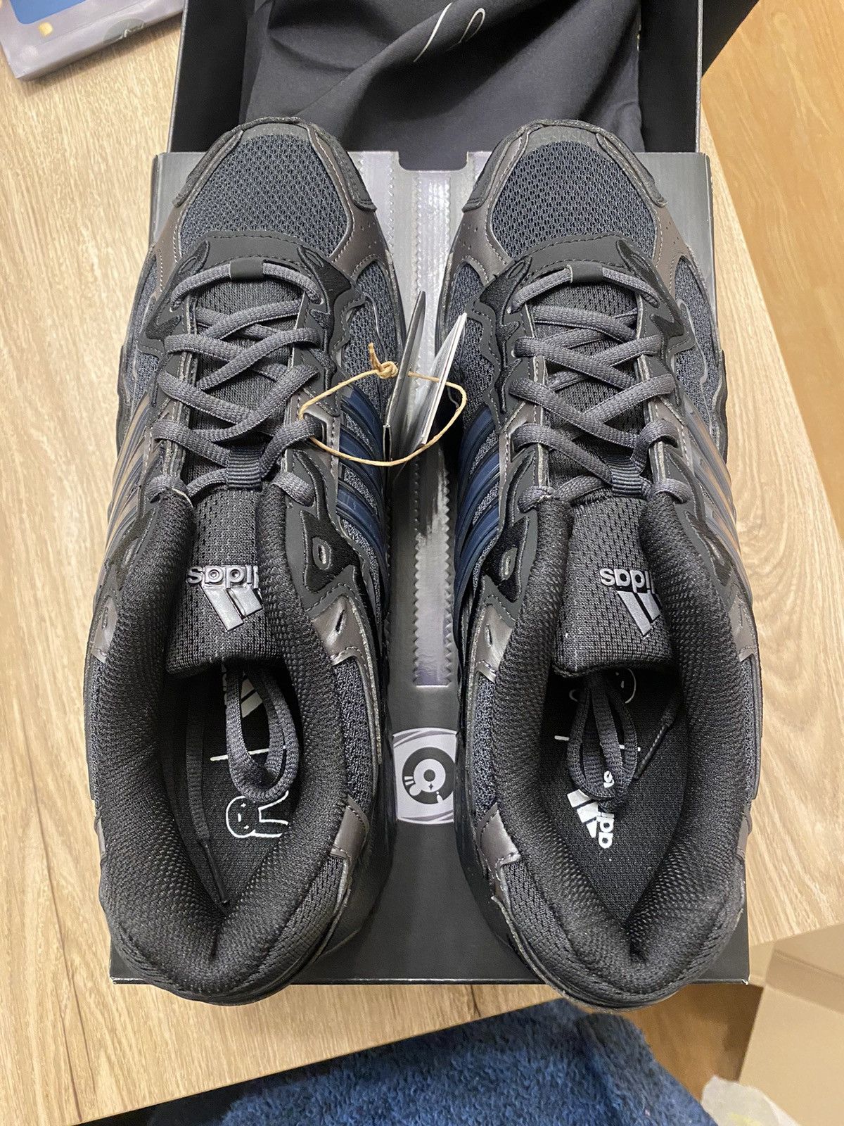 Adidas Adidas Bad Bunny Size US 11 / EU 44 - 4 Thumbnail