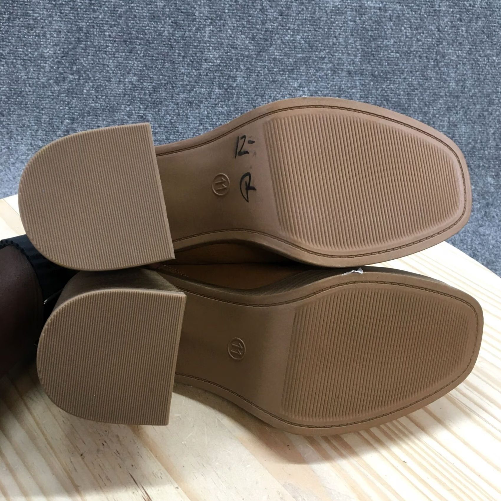 Vintage Universal Thread Mules Womens 11 Tess Platform Brown Faux Leather Heels Casual Size US 11 / IT 41 - 7 Thumbnail