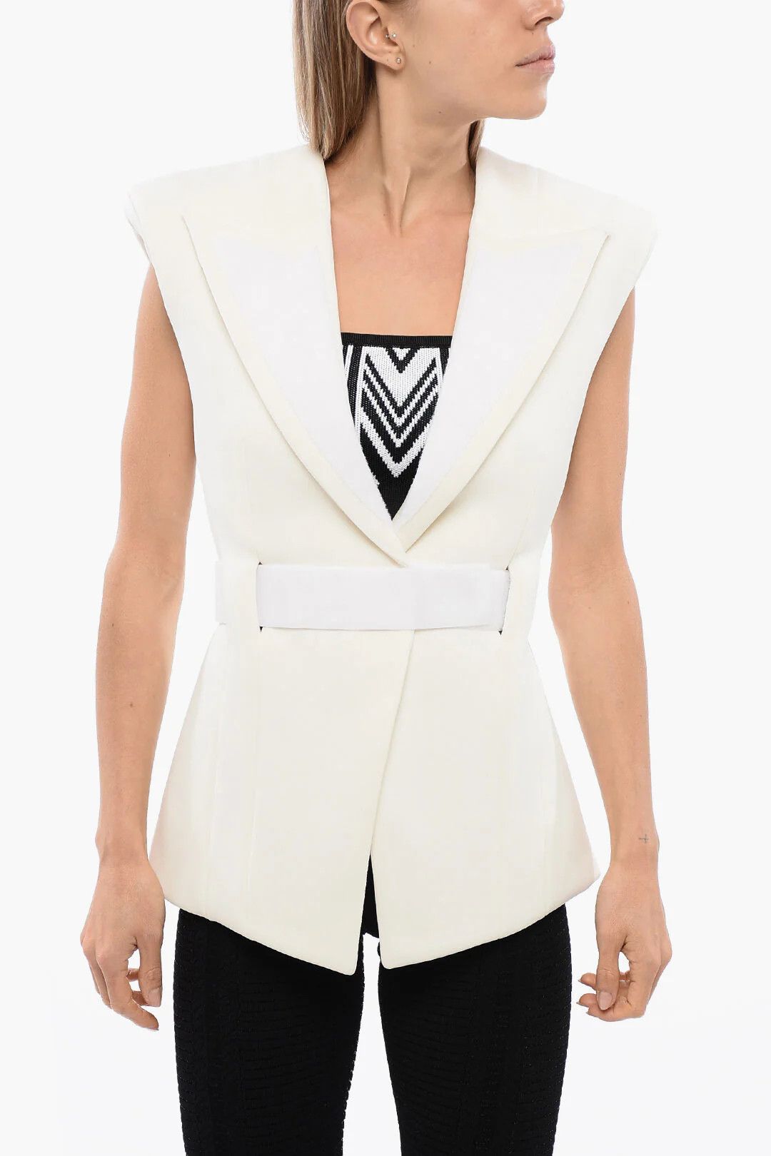 Balmain og1mm0326 Peaked Lapel Gilet in White Size S / US 4 / IT 40 - 1 Thumbnail