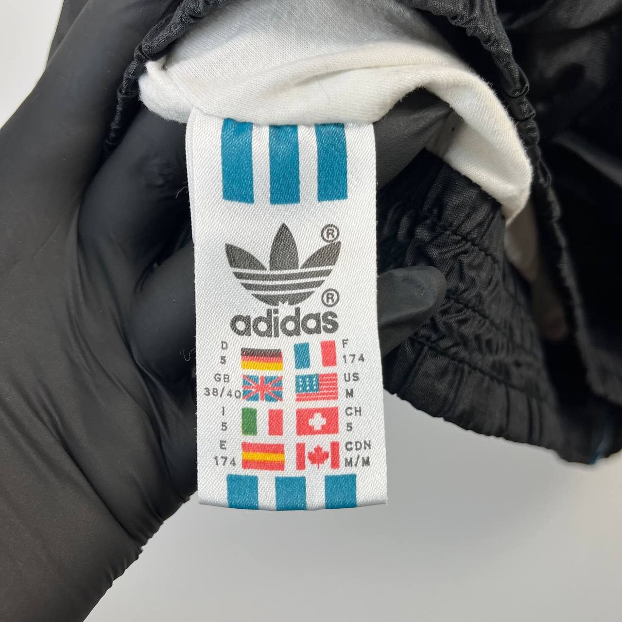 Adidas Adidas Vintage 90s Trefoil Windbreaker Track Jacket M Size US M / EU 48-50 / 2 - 5 Thumbnail