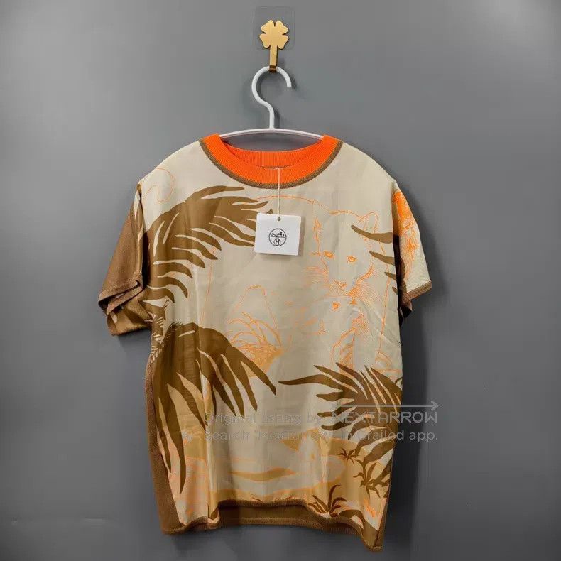 Hermes Hermes Silk Animal Print Patchwork Short Sleeve Size XS / US 0-2 / IT 36-38 - 1 Thumbnail