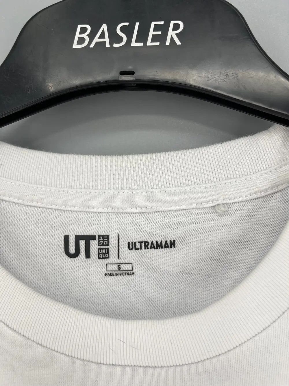 Japanese Brand Uniqlo X Ultraman Alien Baltan Kaiju Japanese T-Shirt Size US S / EU 44-46 / 1 - 7 Thumbnail