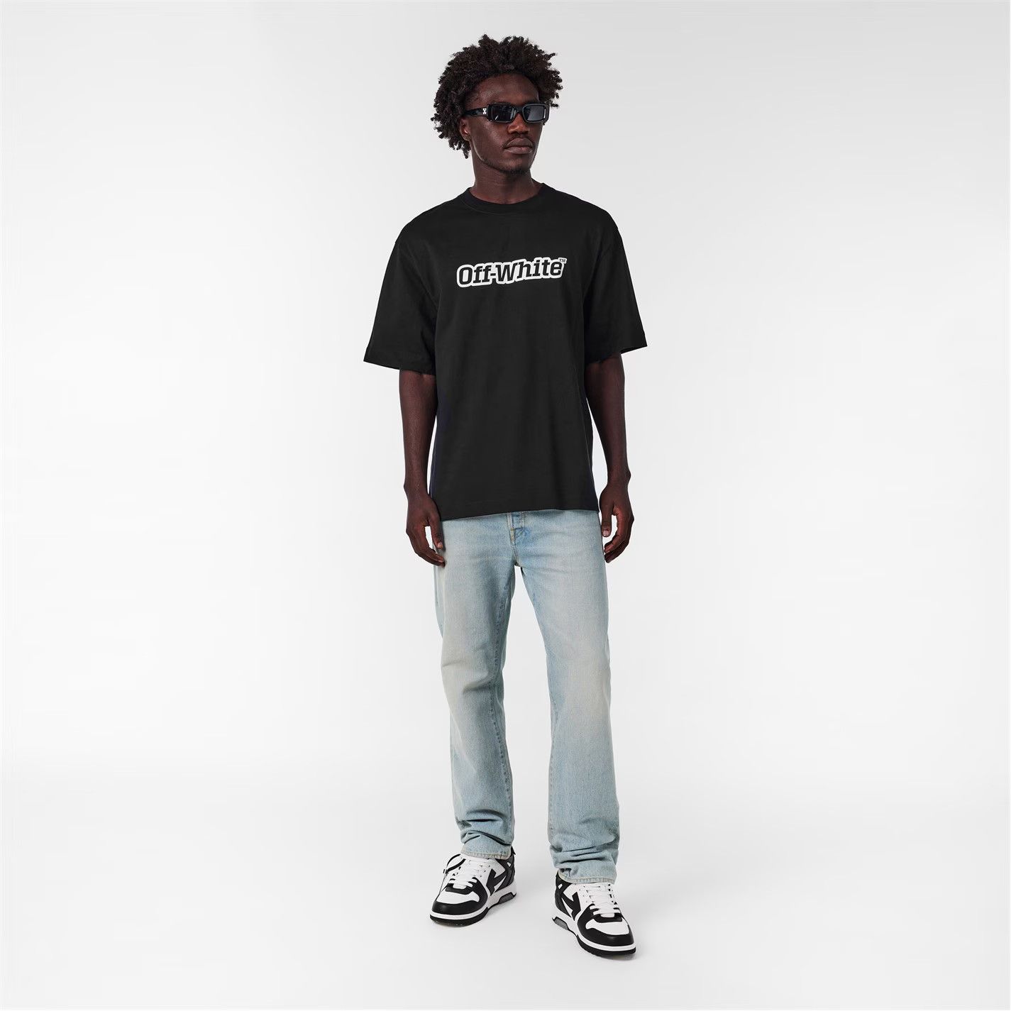 Off-White o1g2r1mq0226 Outline Skate Graphic T-Shirt In Black Size US XS / EU 42 / 0 - 5 Thumbnail