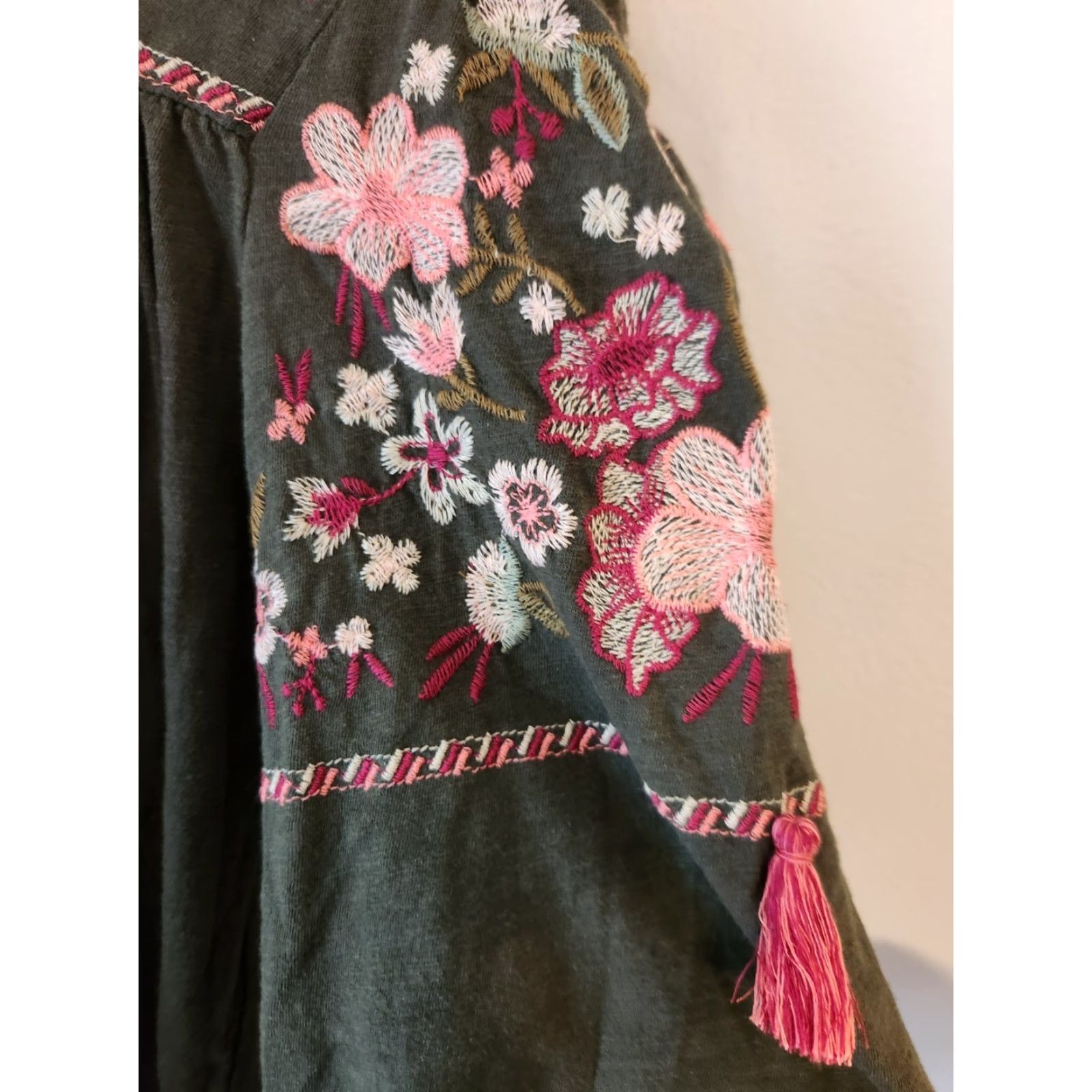 Vintage St. John's Bay Green Embroidered Floral Short Sleeve Top Womens M Bohemian Hippie Casual Shirt Size M / US 6-8 / IT 42-44 - 4 Thumbnail