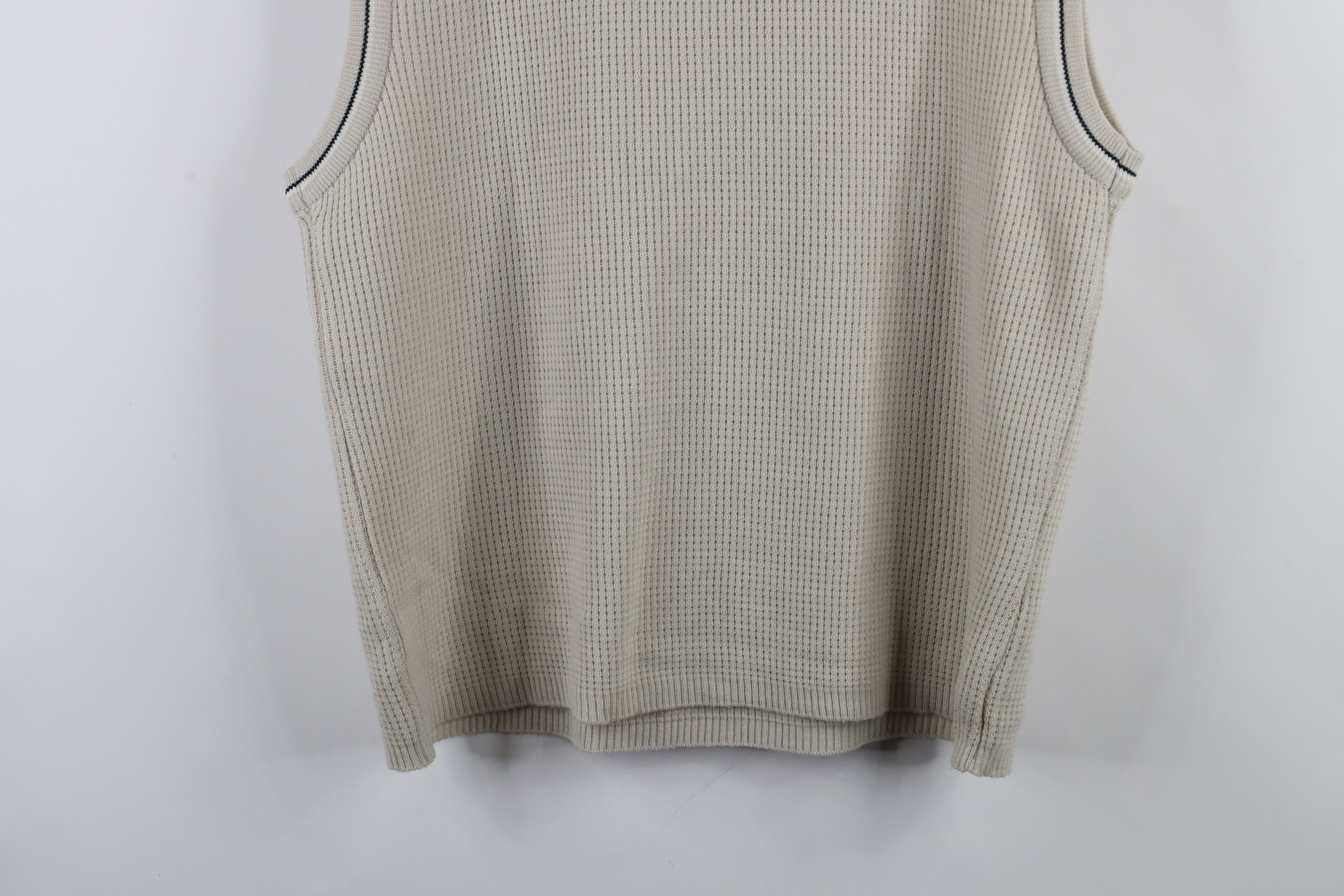 Vintage Vintage 90s Streetwear Thermal Knit Sweater Vest Beige Size US L / EU 52-54 / 3 - 10 Thumbnail