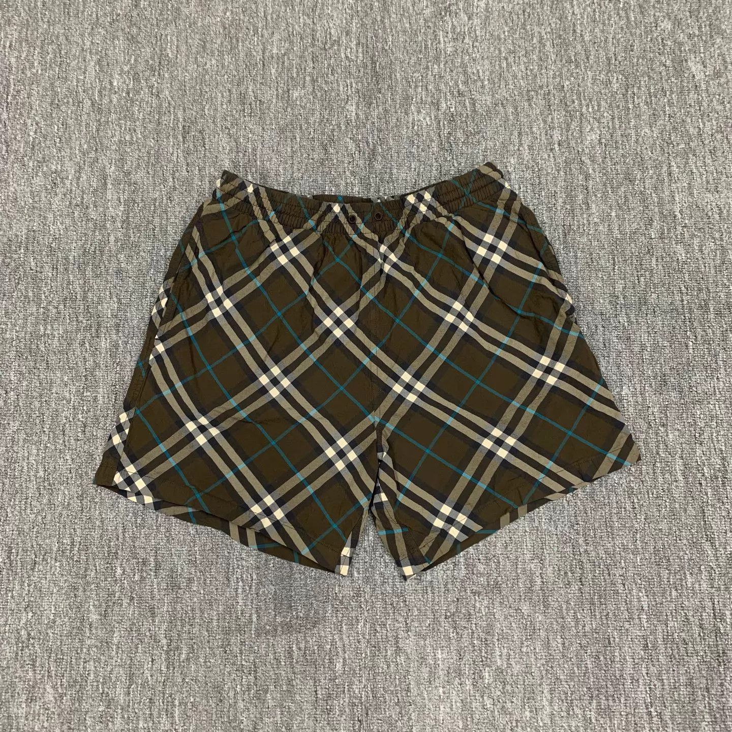 Burberry Burberry Check Shorts L 95 New #14110 Size US 34 / EU 50 - 1 Thumbnail