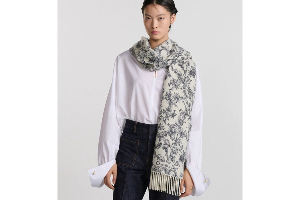 Dior o1bcso1str0226 Size:OS/Chardons Scarf in Nevy Blue Size ONE SIZE - 5 Thumbnail
