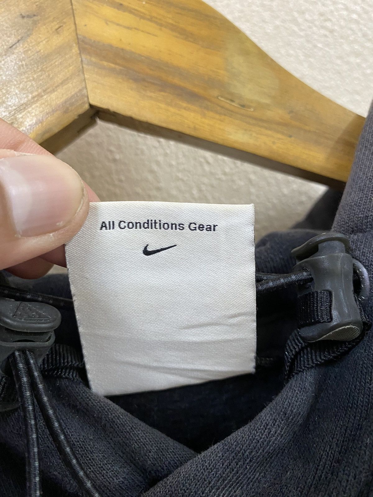 Nike ACG Vtg Y2K Nike ACG Black Hoodie Size US M / EU 48-50 / 2 - 11 Thumbnail