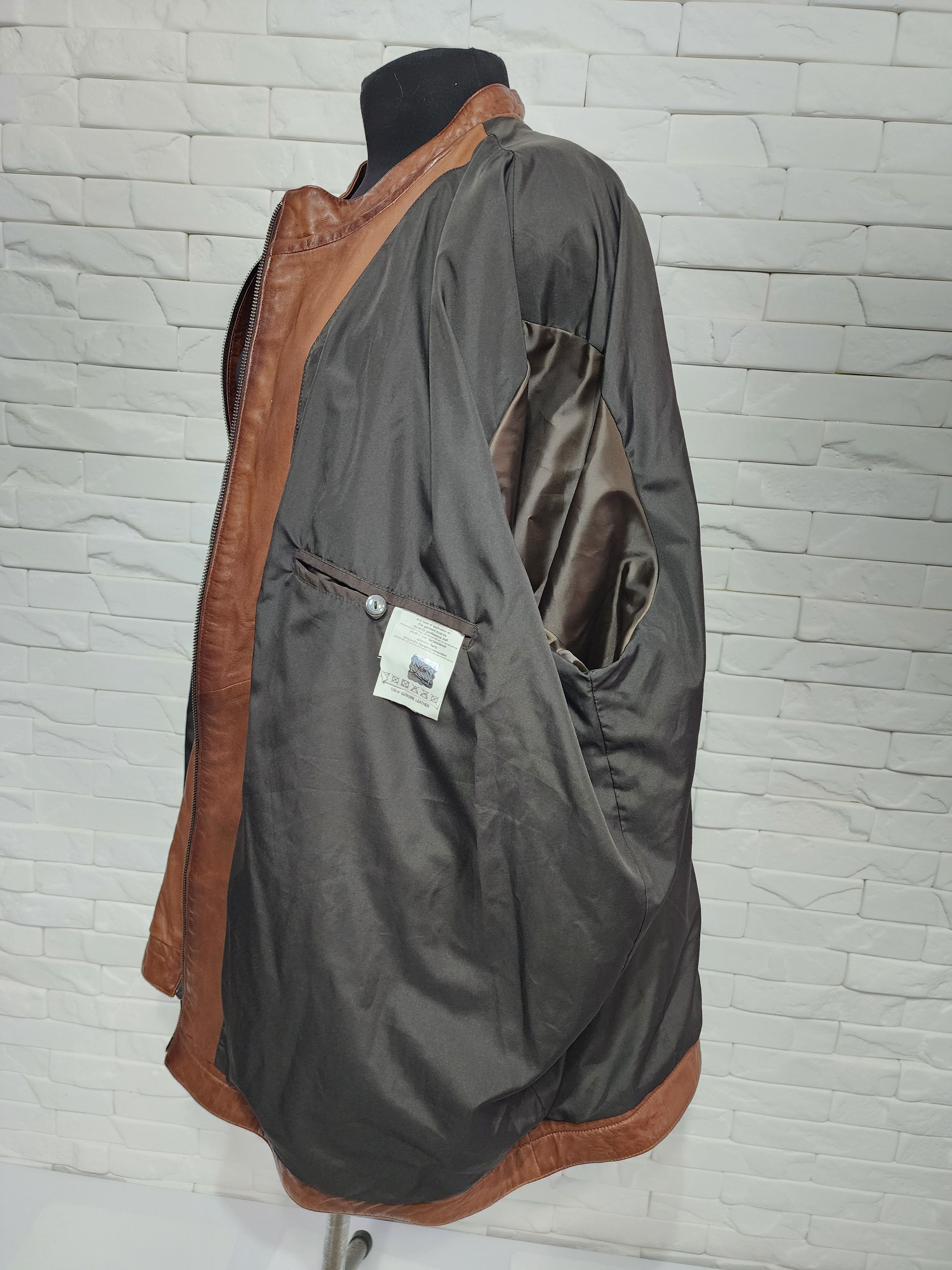 Other Men's sports leather jacket in brown. Size US XXL / EU 58 / 5 - 10 Thumbnail