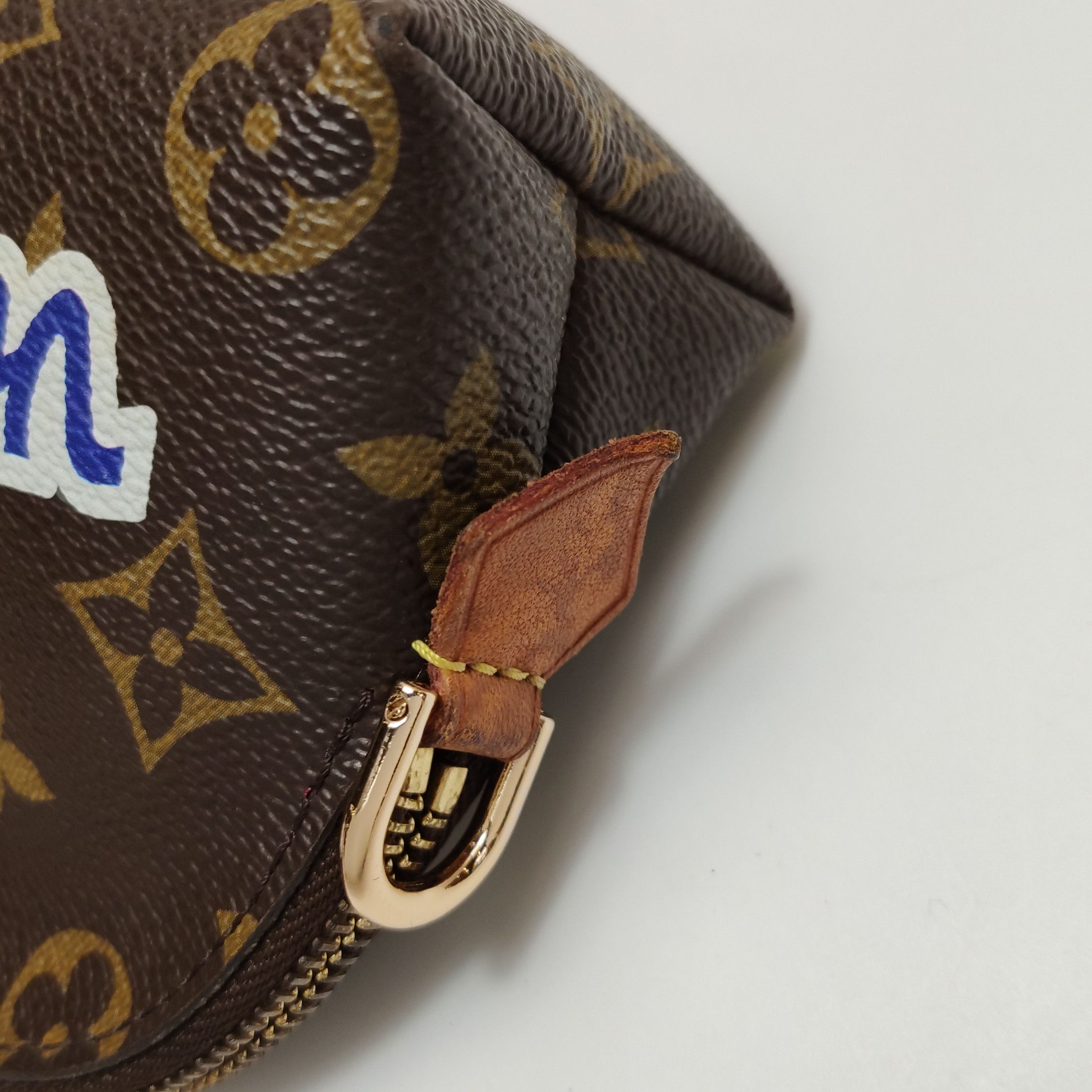 Louis Vuitton Louis Vuitton (LV) Small Vegetable Tanned Leather Old Flowe Size ONE SIZE - 8 Thumbnail
