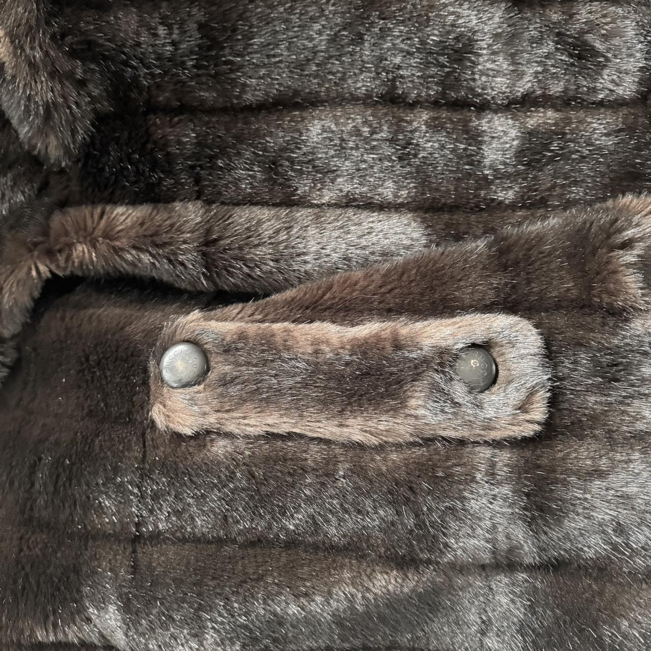 Gucci Gucci by Tom Ford Runway Shalom Harlow 1995 fur coat Size M / US 6-8 / IT 42-44 - 10 Thumbnail