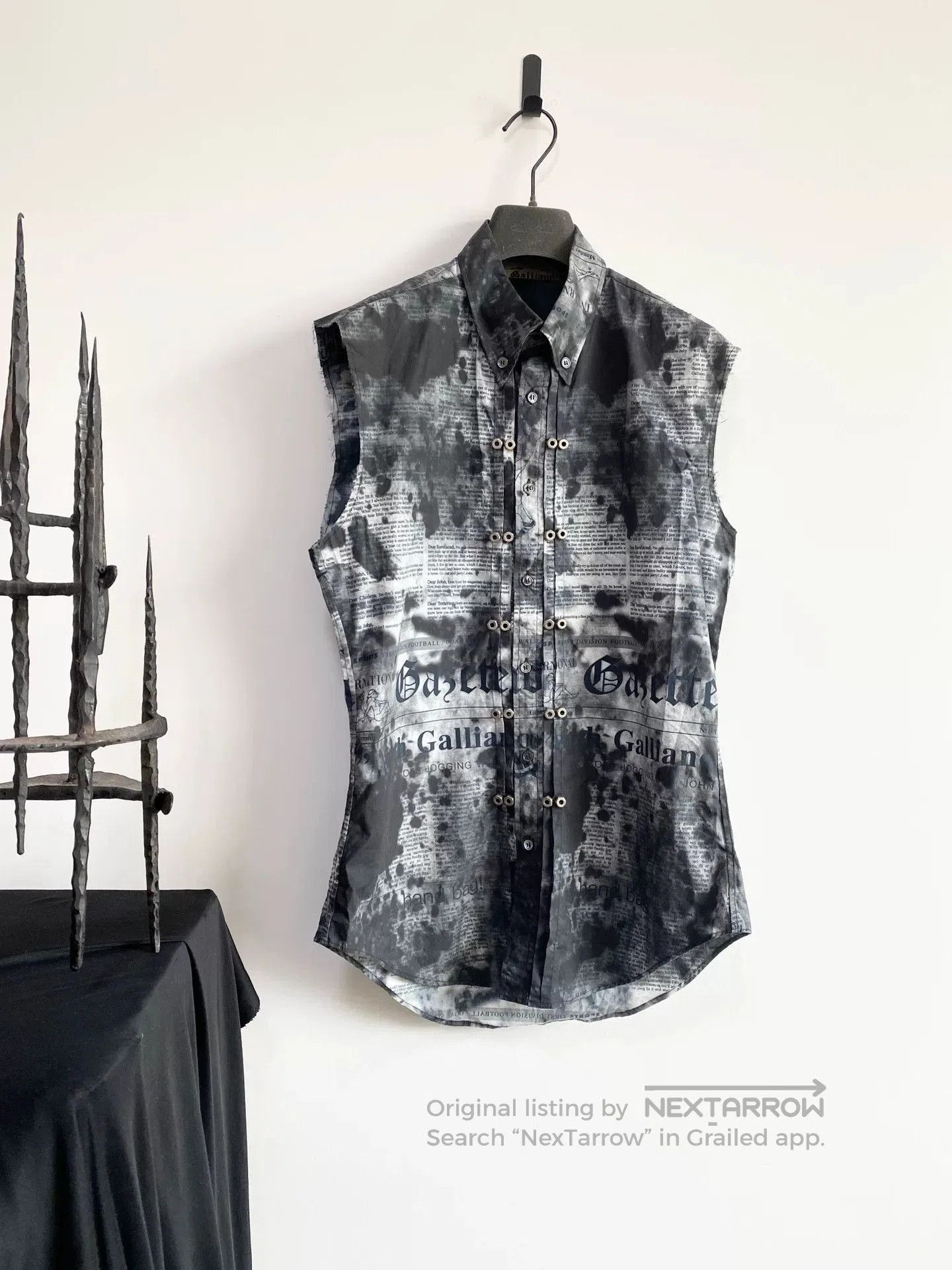 John Galliano John Galliano Screw Cap Newspaper Vest. Size US M / EU 48-50 / 2 - 2 Thumbnail