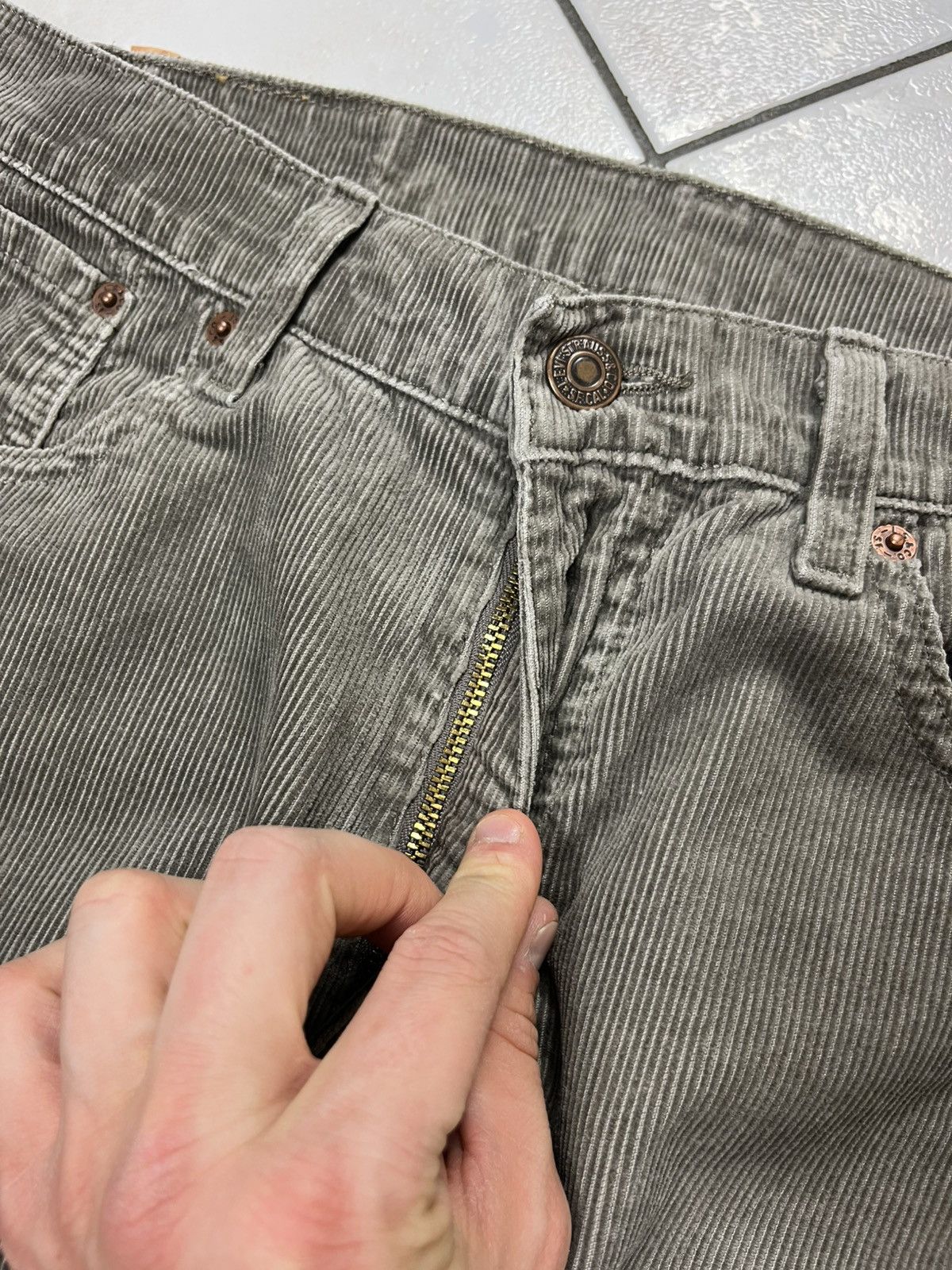 Levi's × Vintage Vintage Levi’s 751 corduroy velvet regular pants trousers Size US 32 / EU 48 - 12 Thumbnail