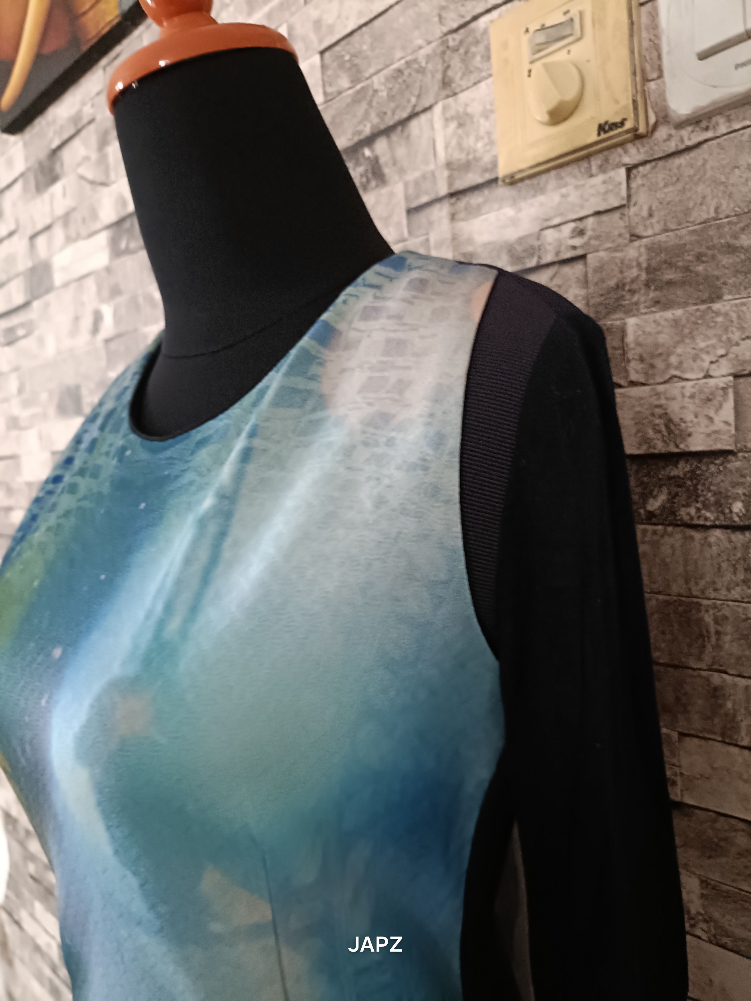 Sisley Sisley aurora slim fit bodycon midi dress Size M / US 6-8 / IT 42-44 - 3 Thumbnail