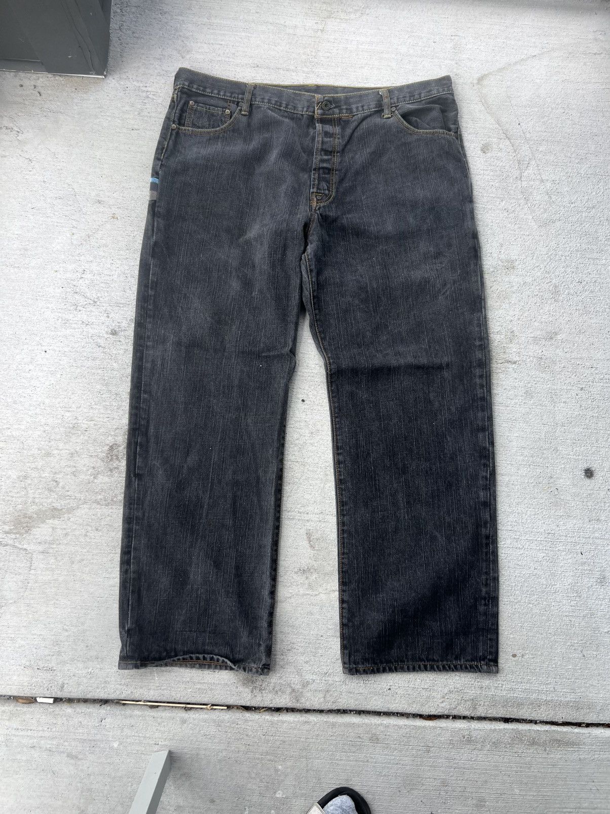RMC Jeans RMC embroidered mountain jeans Size US 42 / EU 58 - 2 Thumbnail