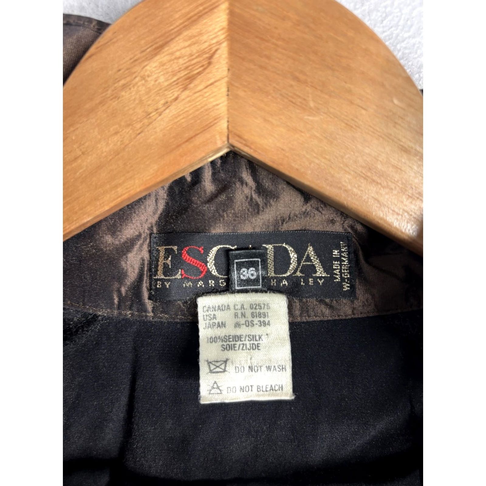 Escada VINTAGE Escada Shirt Womens 36 Black Silk Ruffle Collar Button Up 80s Blouse Size XS / US 0-2 / IT 36-38 - 3 Thumbnail