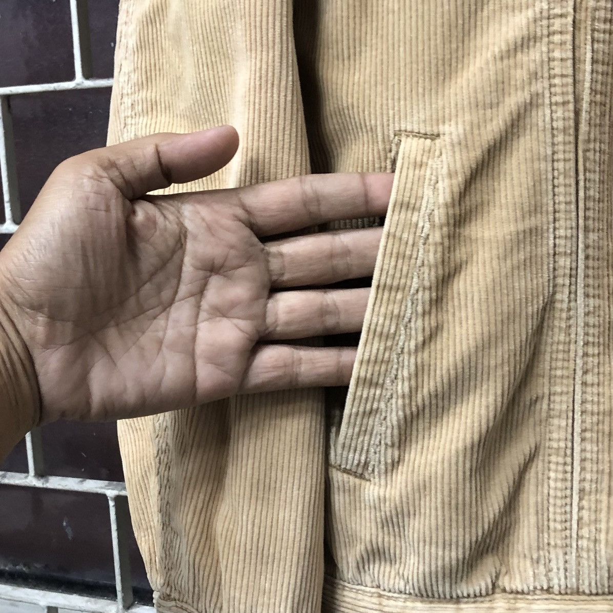 Uniqlo Vintage Uniqlo Corduroy Trucker Jacket Size US L / EU 52-54 / 3 - 4 Thumbnail