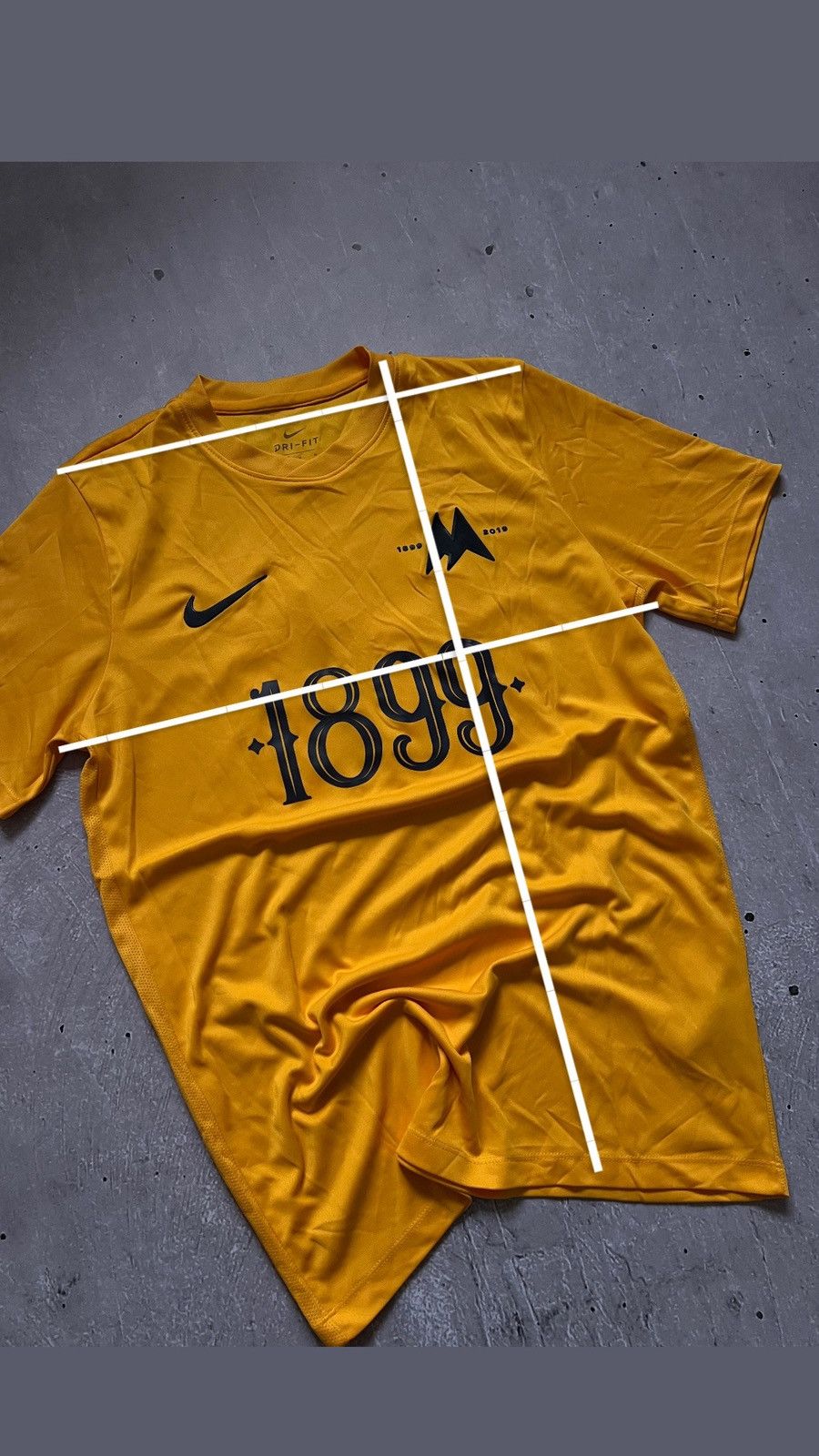 Nike Torquay United 2019-20 Nike t-shirt football jersey sz M #11 Size US M / EU 48-50 / 2 - 15 Thumbnail
