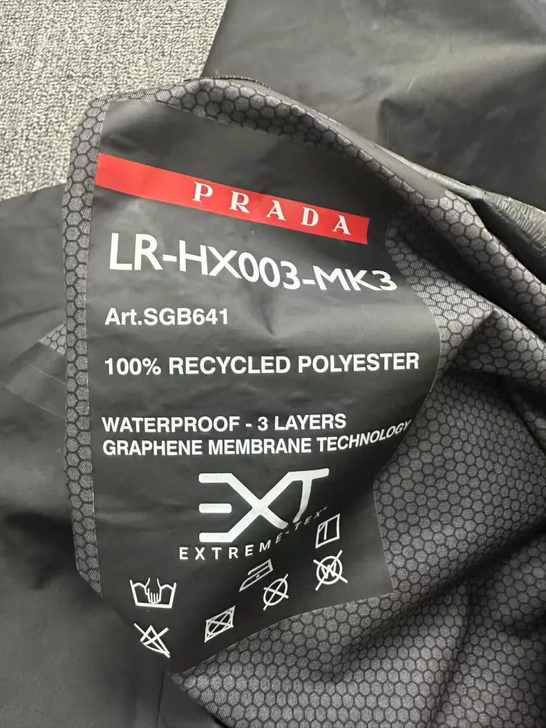 Prada Prada Ski Jacket in Black, Size L -2505 Size US L / EU 52-54 / 3 - 4 Thumbnail