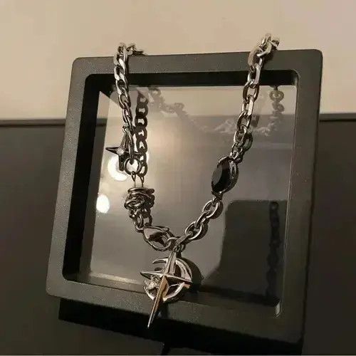 Jewelry Moon Pendant Necklace Size ONE SIZE - 3 Thumbnail