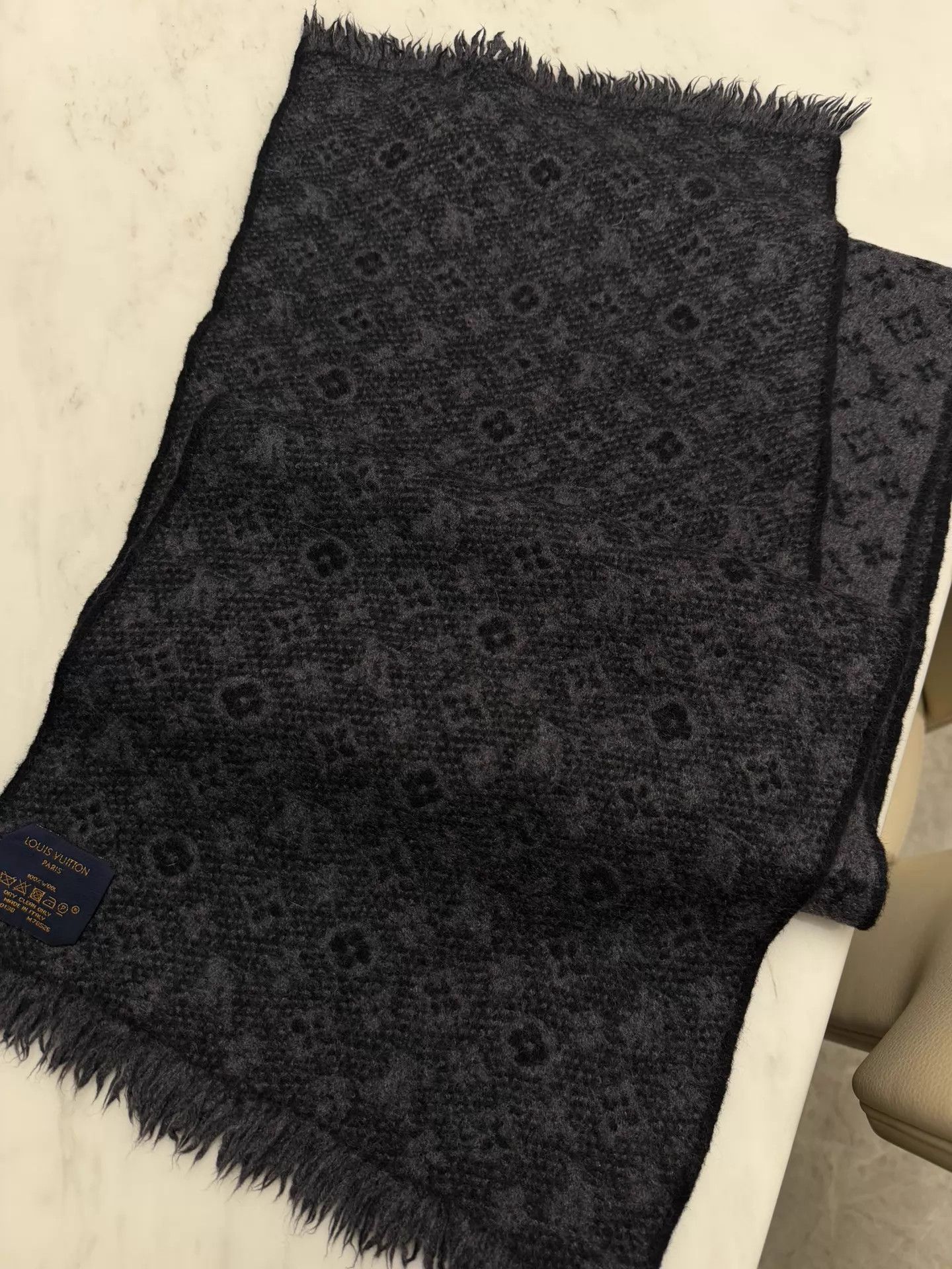 Louis Vuitton Louis Vuitton All Over Print Black Authentic Scarf Size ONE SIZE - 3 Thumbnail
