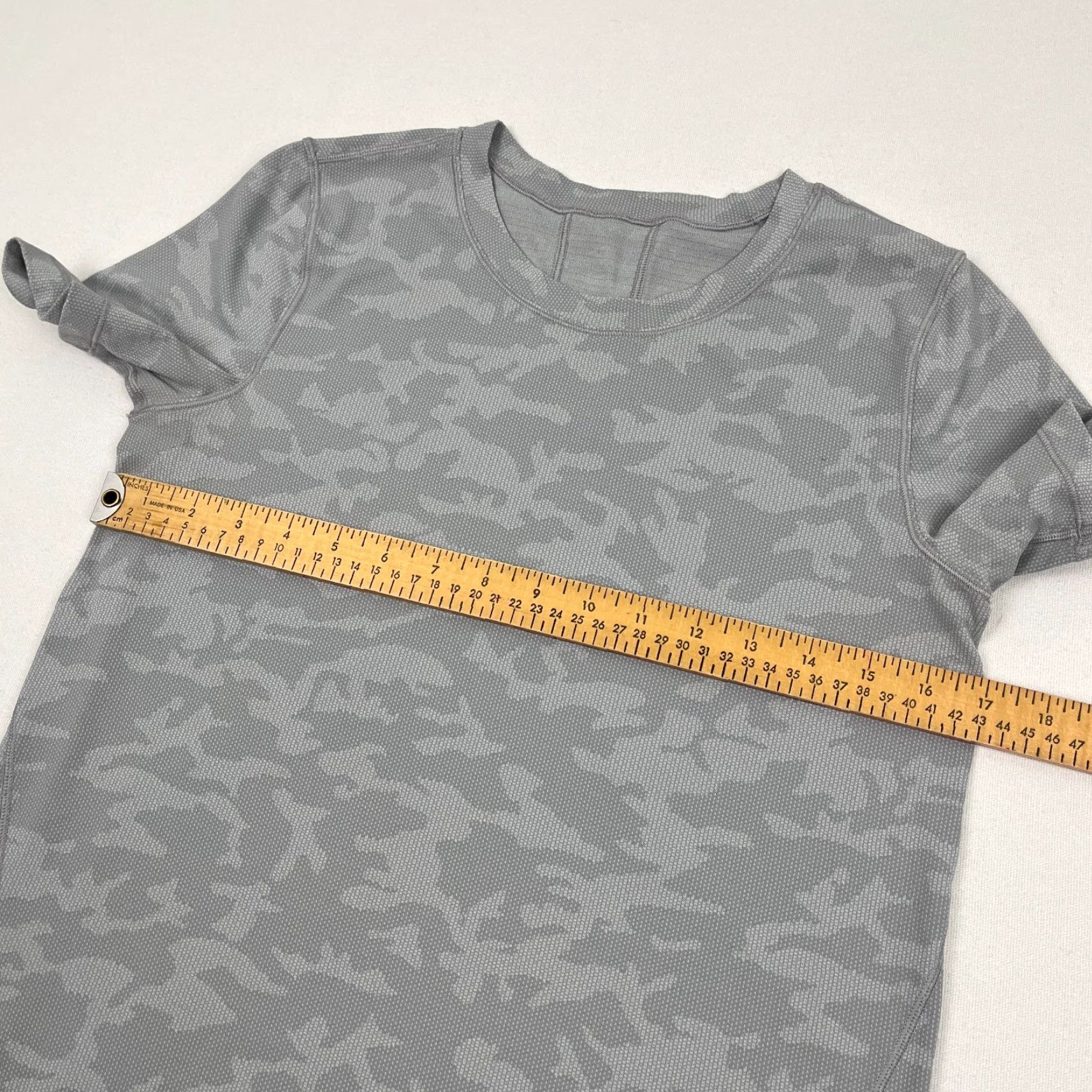 Lululemon Lululemon Long Distance Shirt Womens Sz 4/6 Incognito Gray Camo Active Gym Yoga Size S / US 4 / IT 40 - 5 Thumbnail