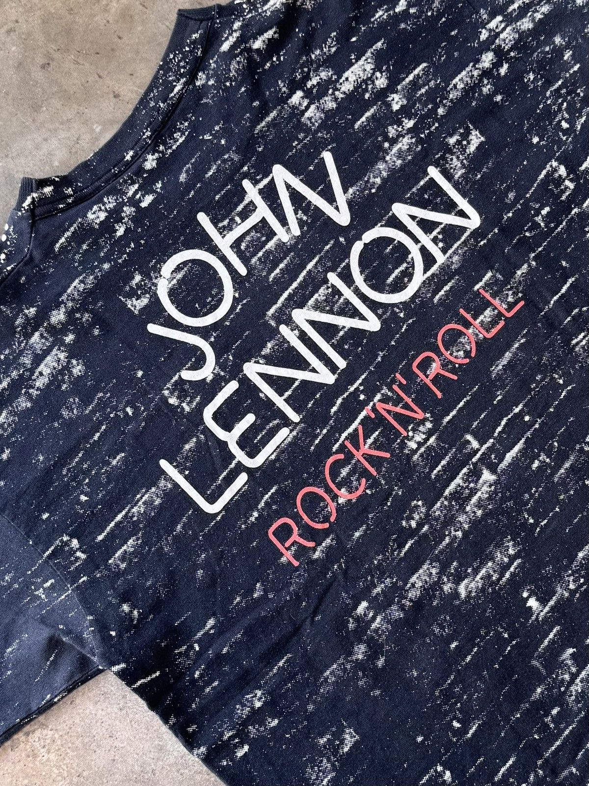 Fruit Of The Loom Vintage AOP 80s John Lennon Rock N Roll Tee XL Size US XL / EU 56 / 4 - 4 Thumbnail
