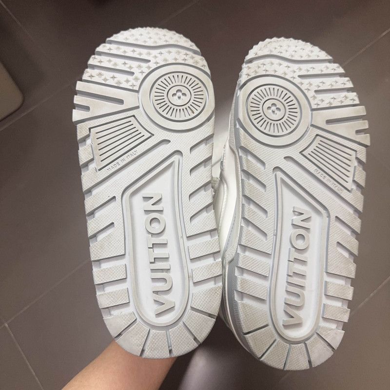 Louis Vuitton Louis Vuitton Trainer Maxi Leather Sneakers for Women Size US 8 / IT 38 - 4 Thumbnail