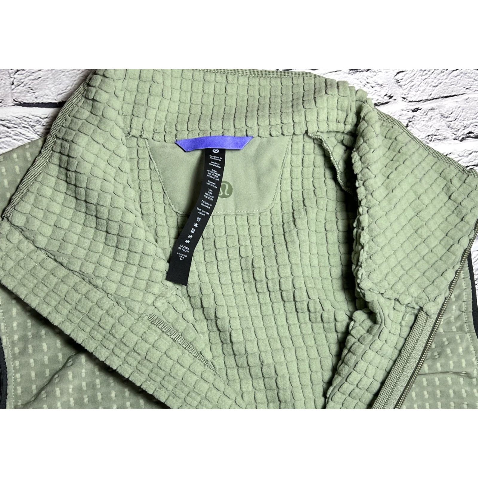 Lululemon Lululemon Men's Water-Repellent Fleece Hiking Vest Adult S Green Vest Mens Size US S / EU 44-46 / 1 - 2 Thumbnail