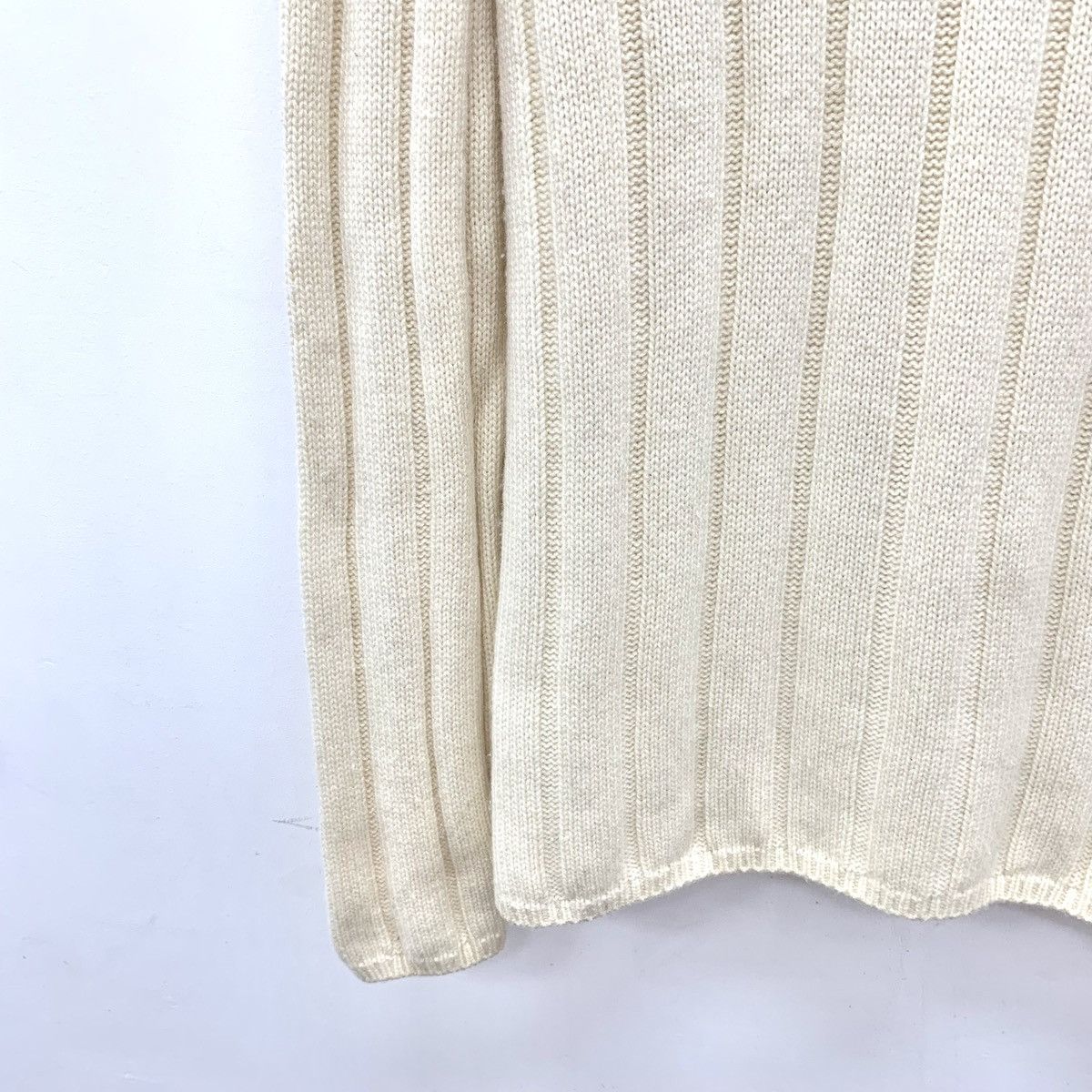 Burberry Burberry Buckle Detail Wool Long Sleeve Knit Sweater K26WX Size M / US 6-8 / IT 42-44 - 4 Thumbnail