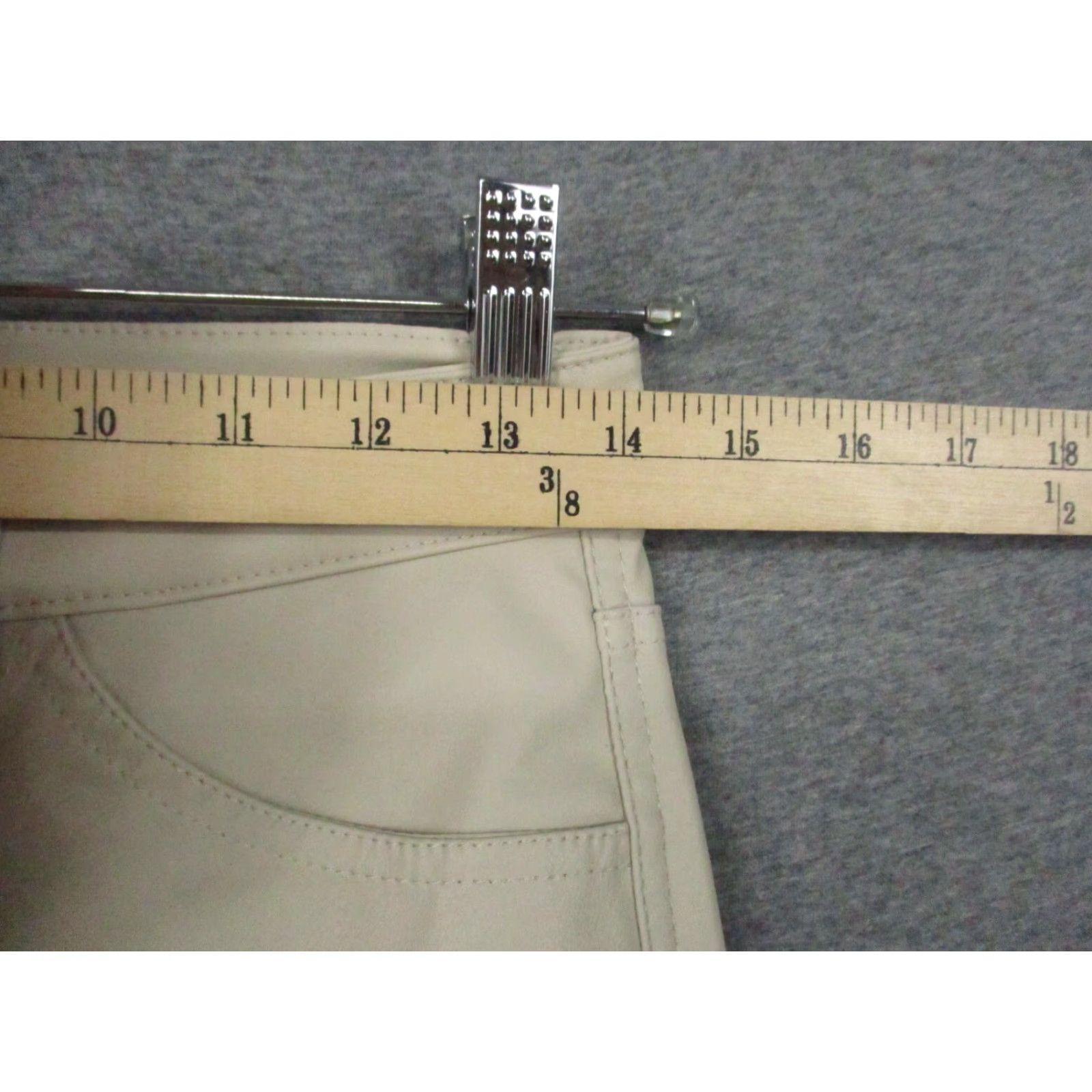 H&M H&M Women's Khaki Pants 6 Faux Leather Beige NWT Khakis Pants Adults Womens Size 28" / US 6 / IT 42 - 3 Thumbnail