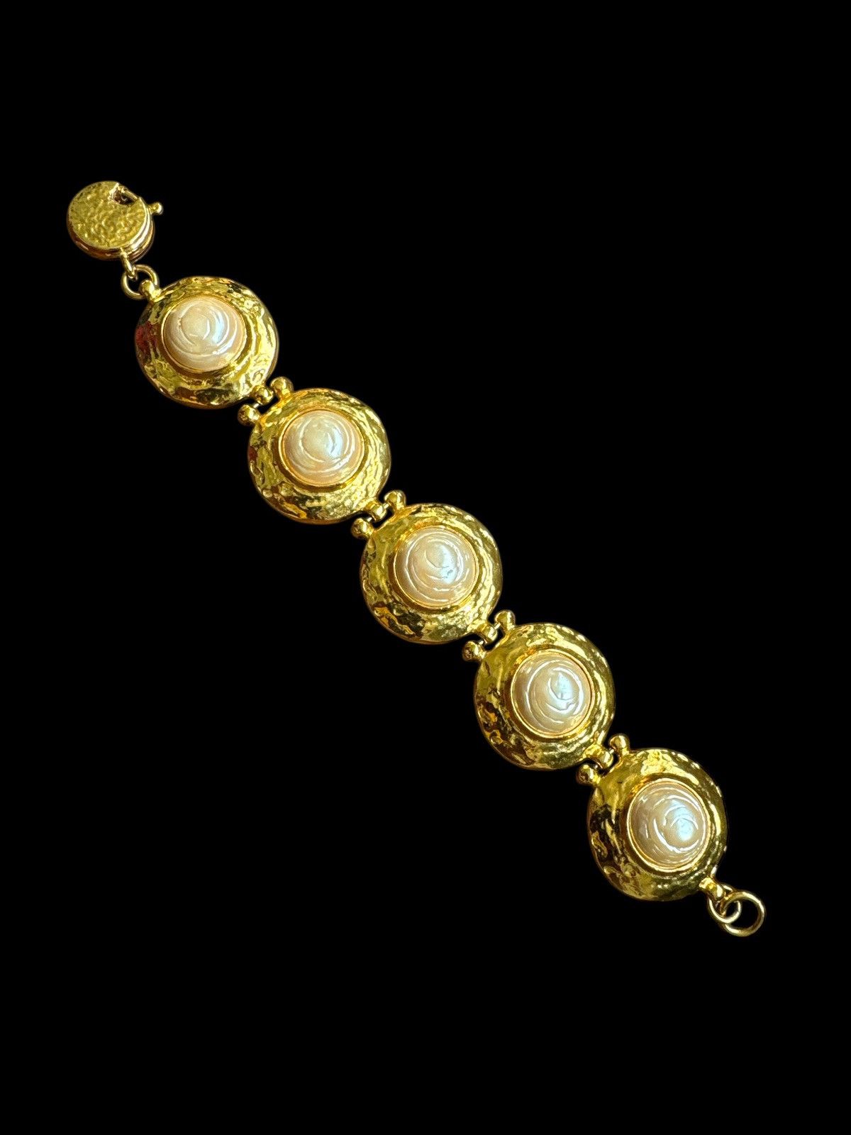 Jewelry × Vintage × Yves Saint Laurent VTG 1980s YSL BY ROBERT GOOSSENS ATLAS GOLD TONE BRACELET Size ONE SIZE - 1 Thumbnail
