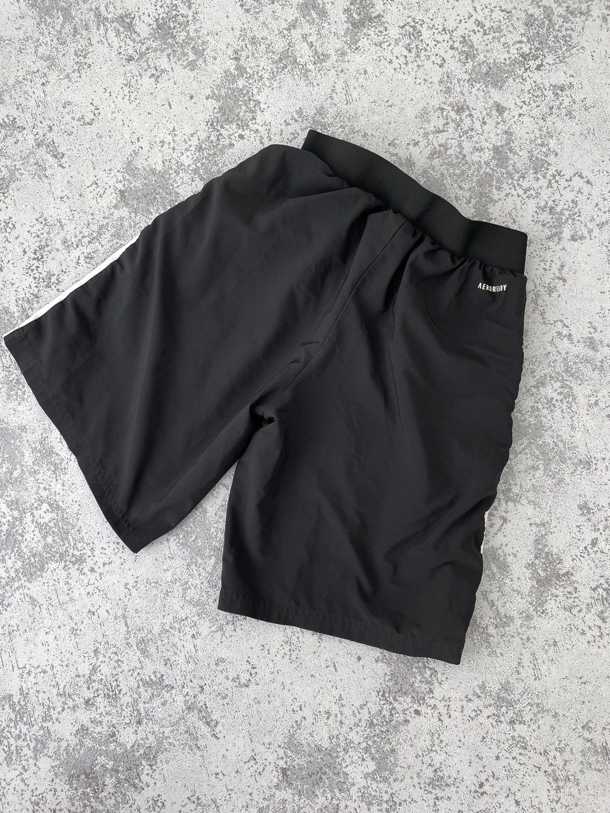 Adidas Arsenal 2021/22 Adidas Shorts Size US 30 / EU 46 - 5 Thumbnail