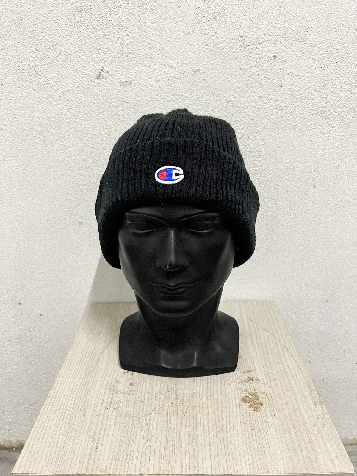 Champion Vintage Champion Small Logo Beanie Hat Size ONE SIZE - 2 Thumbnail