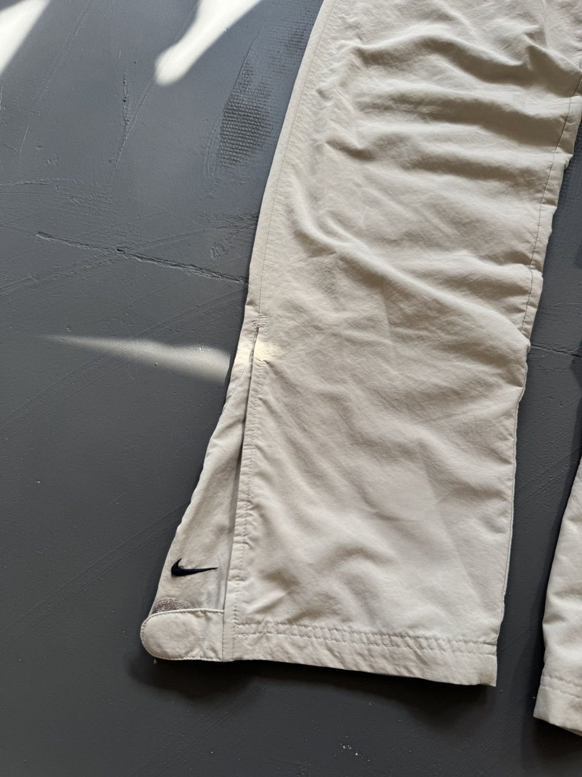Vintage NIKE VINTAGE BASIC LOGO OVERSIZE BAGGY PANTS Size US 34 / EU 50 - 3 Thumbnail