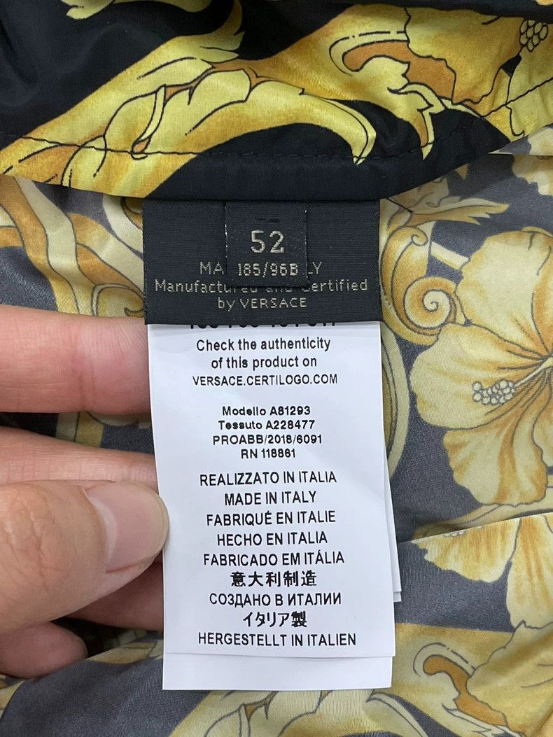 Versace Versace Printed letter hooded coat Size L / US 10 / IT 46 - 5 Thumbnail