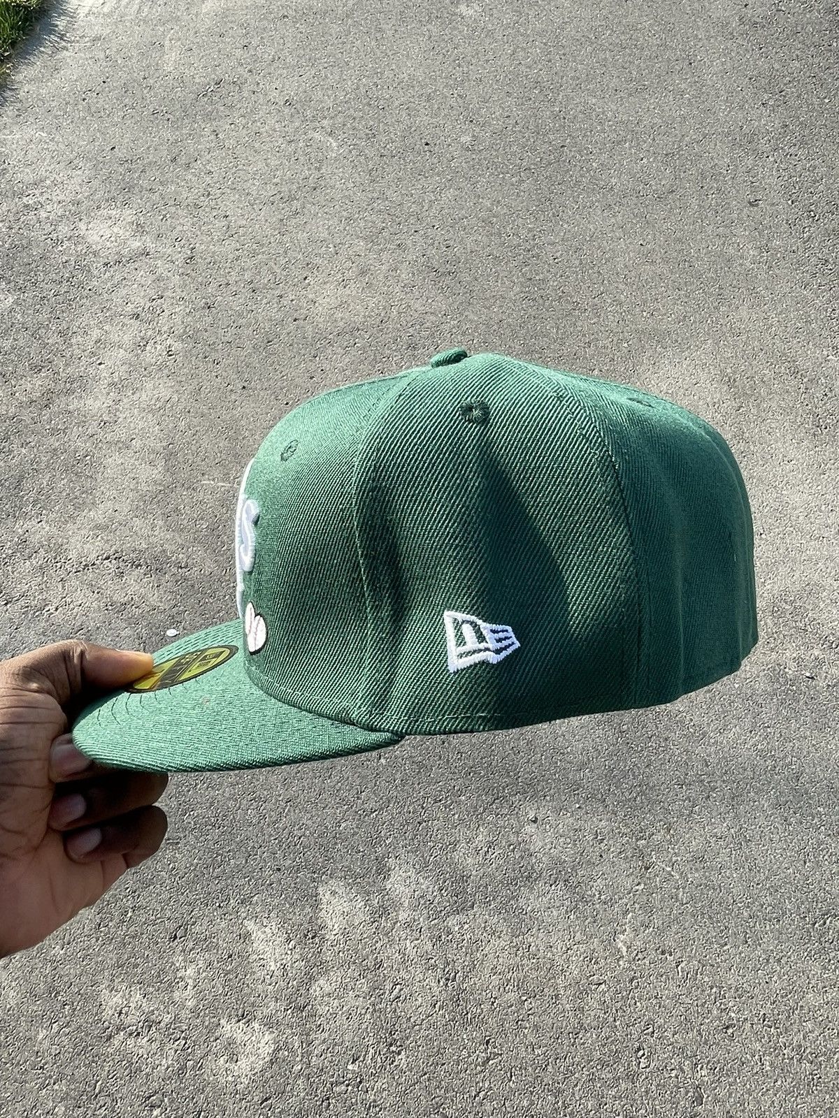 New Era 59FIFTY GREEN ATHLETICS FLAT BRIM & FITTED Size 38 - 2 Thumbnail