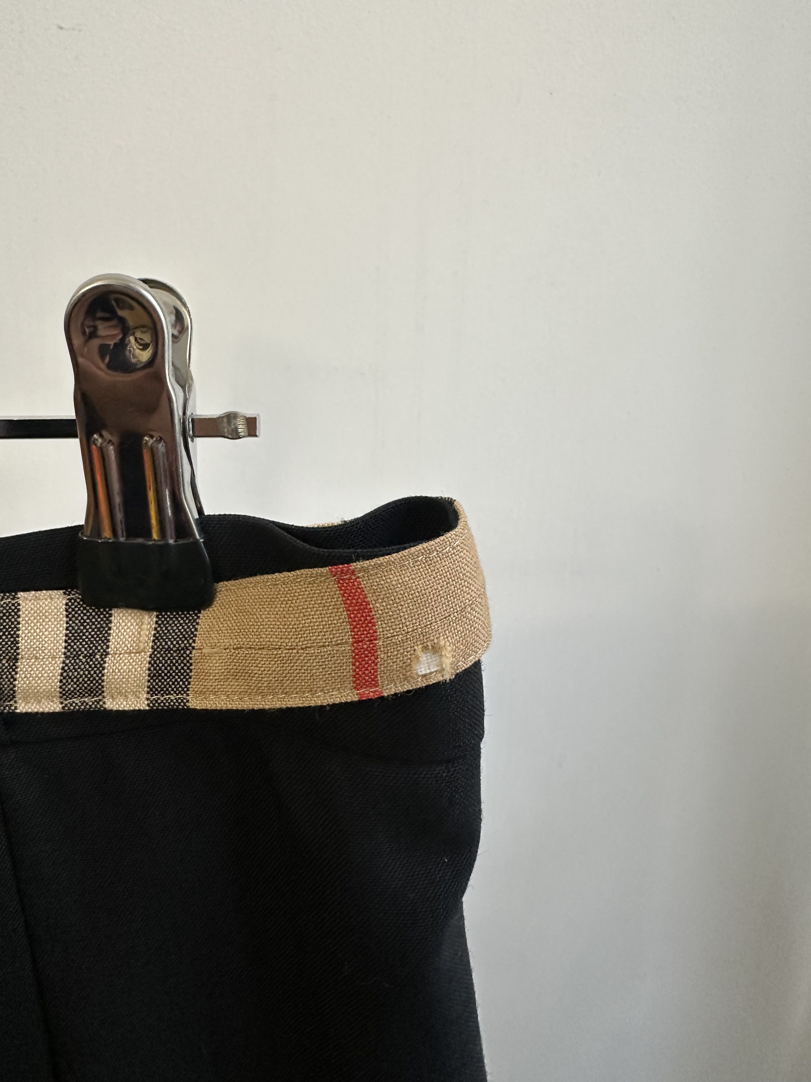 Burberry Burberry's Vintage Black Nova Check Wool Skirt Size 34" / US 12 / IT 48 - 4 Thumbnail