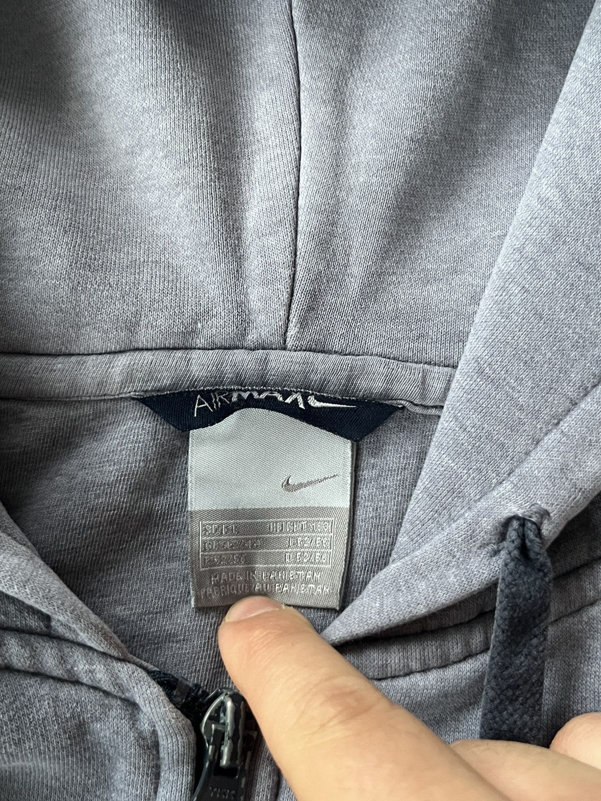 Nike Vintage 00’s Zip Hoodie Nike Air BIG LOGO Streetwear Size US L / EU 52-54 / 3 - 15 Thumbnail
