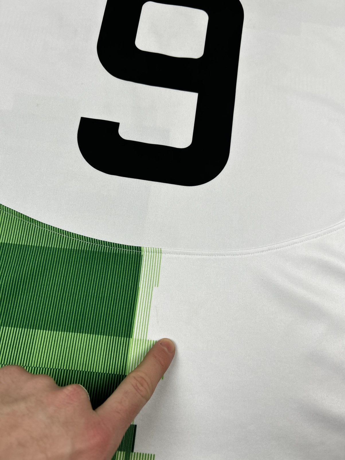 Nike LIVERPOOL NIKE 2023/2024 1 FOOTBALL THIRD JERSEY #9 DARWIN Size US S / EU 44-46 / 1 - 5 Thumbnail