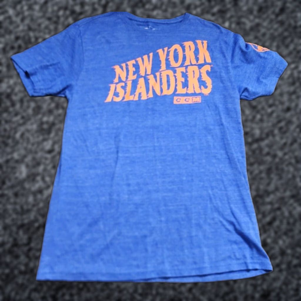 Etro CCM New York Islanders Retro Graphic T Shirt Mens Blue Short Sleeve M Size US M / EU 48-50 / 2 - 1 Thumbnail