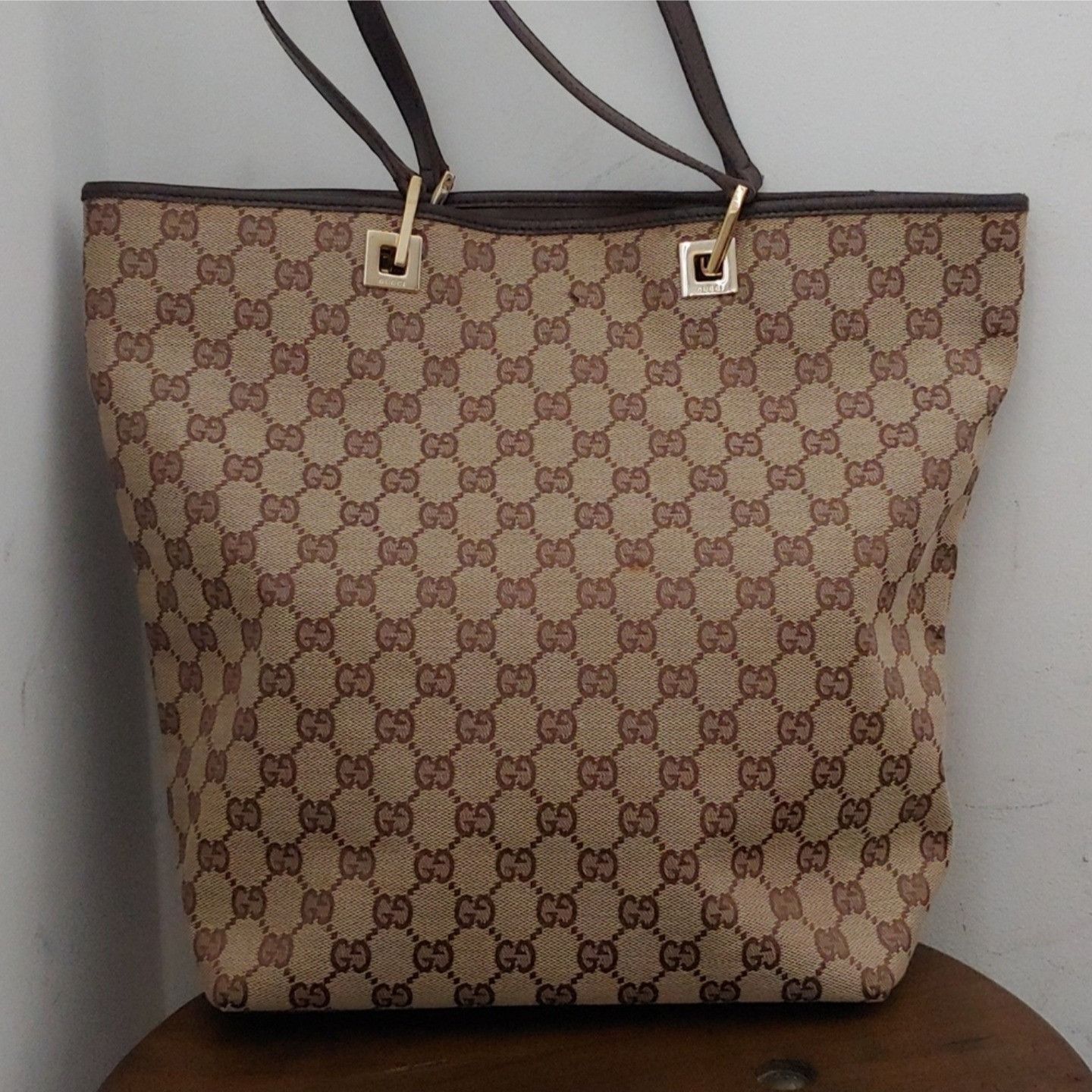 Gucci Authentic Gucci GG Monogram Supreme Bucket Tote Bag Size ONE SIZE - 3 Thumbnail