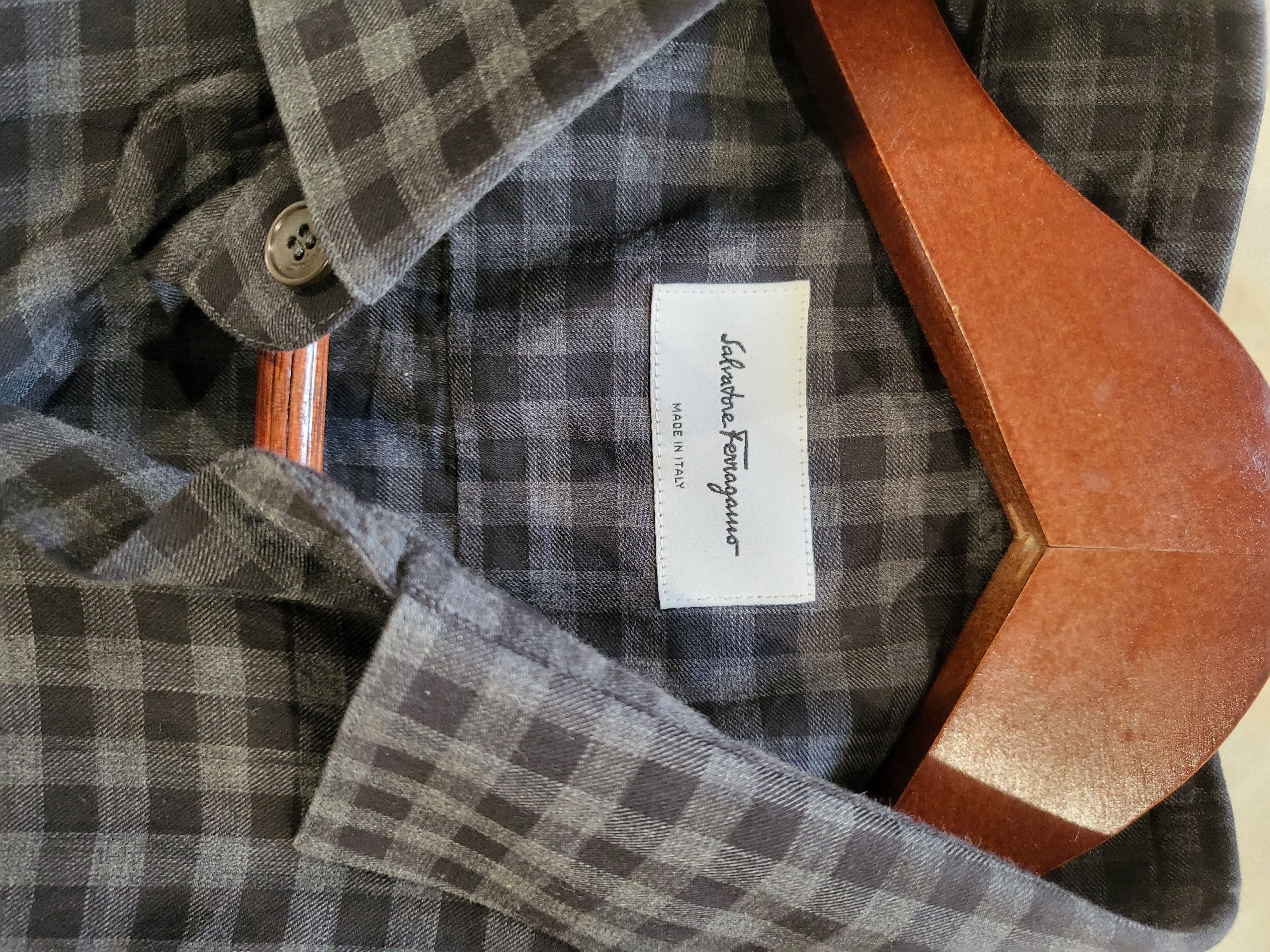 Salvatore Ferragamo Salvatore Ferragamo Logo Button Up Shirt Size US L / EU 52-54 / 3 - 3 Thumbnail