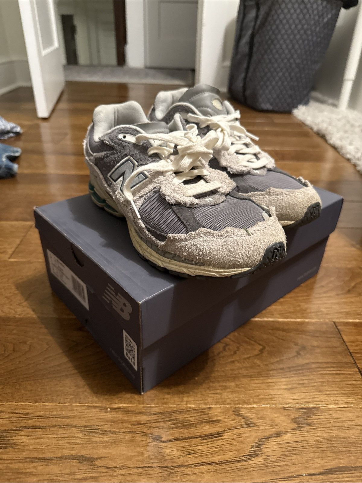 New Balance New Balance 2002r- Rain Cloud 9.5m Size US 9.5 / EU 42-43 - 1 Thumbnail
