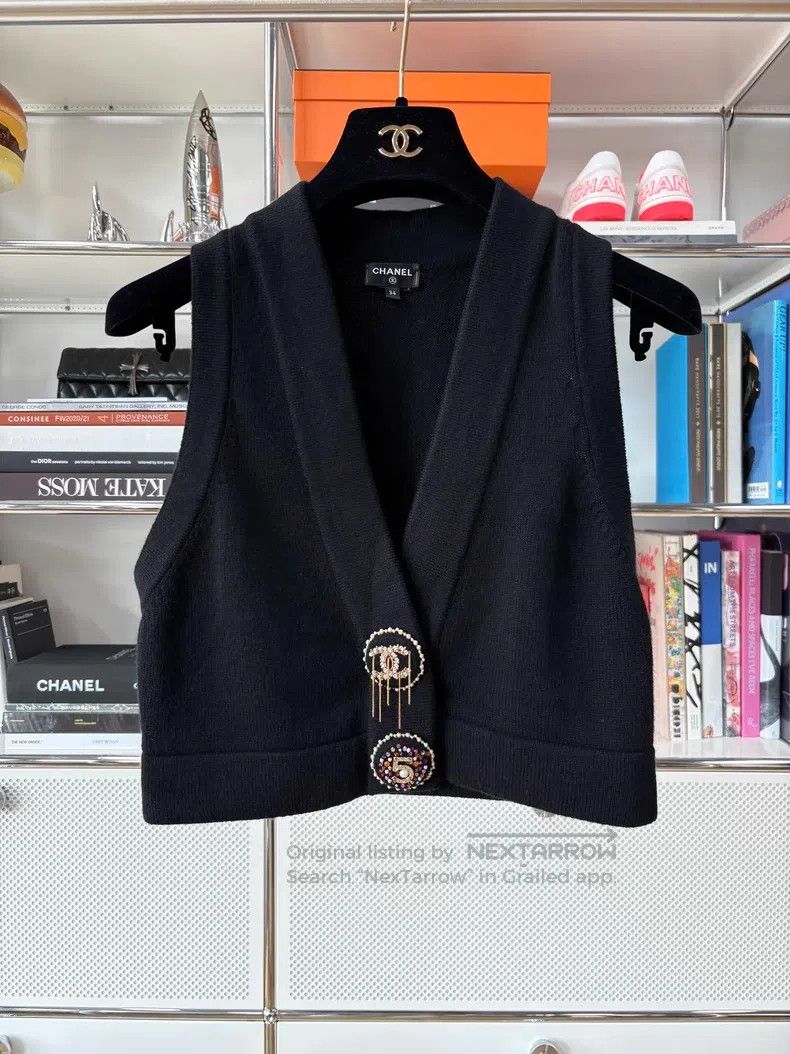 Chanel Chanel 22A exquisite handicraft workshop deep V-neck knitt Size XXS / US 00 / IT 34 - 1 Thumbnail