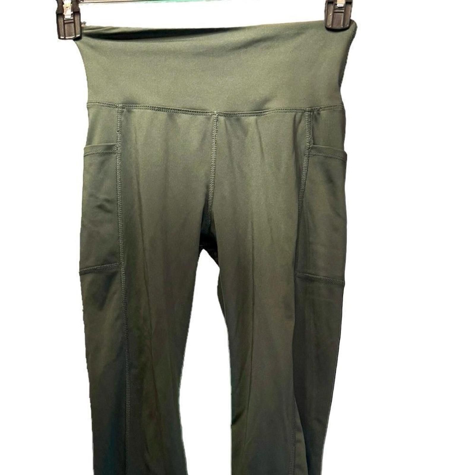 Bally NWOT. Bally Total Fitness. Green Capri Leggings. Size Small. Size 28" / US 6 / IT 42 - 8 Thumbnail