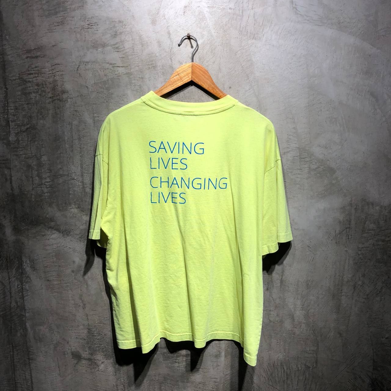 Balenciaga Balenciaga World Food Programme Tee Size US XL / EU 56 / 4 - 3 Thumbnail