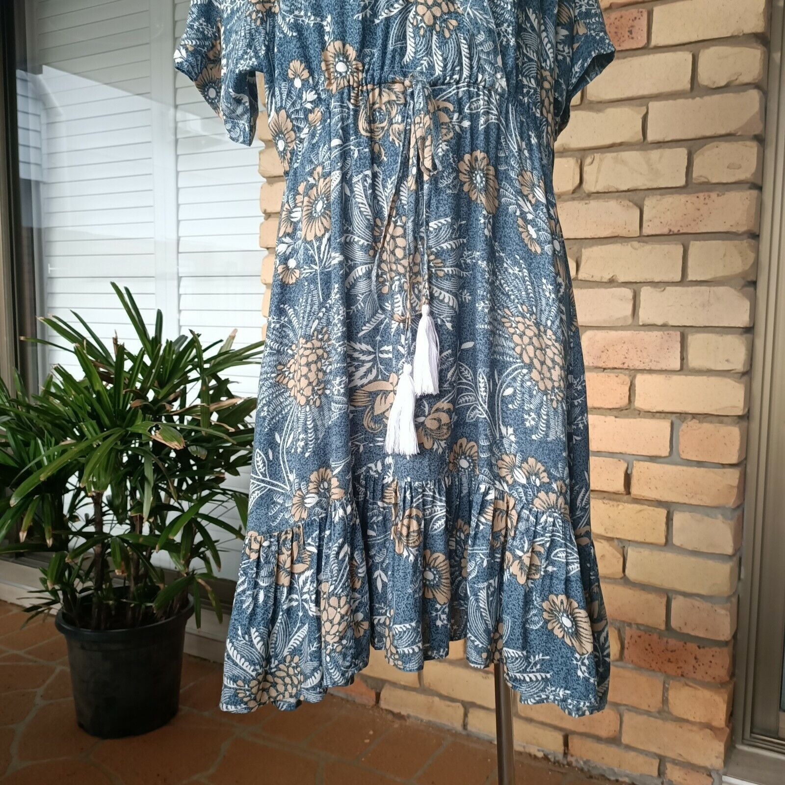 Other Holiday Trading Dress Blue White Floral Size S/M Size ONE SIZE - 6 Thumbnail