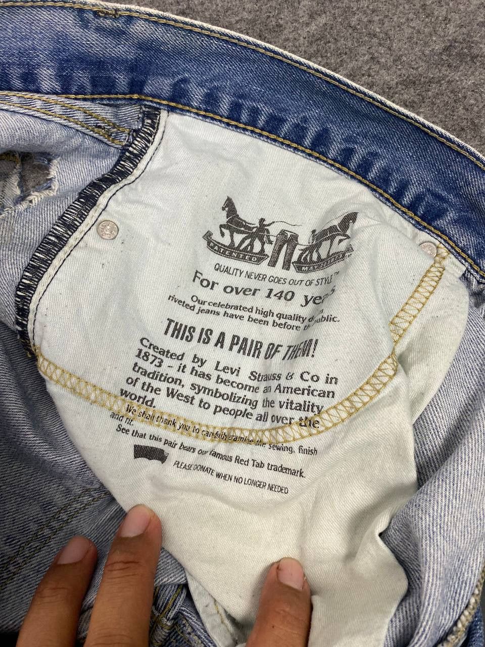 Levi's levis 505 relaxed fit distressed denim nice design Size US 39 - 15 Thumbnail