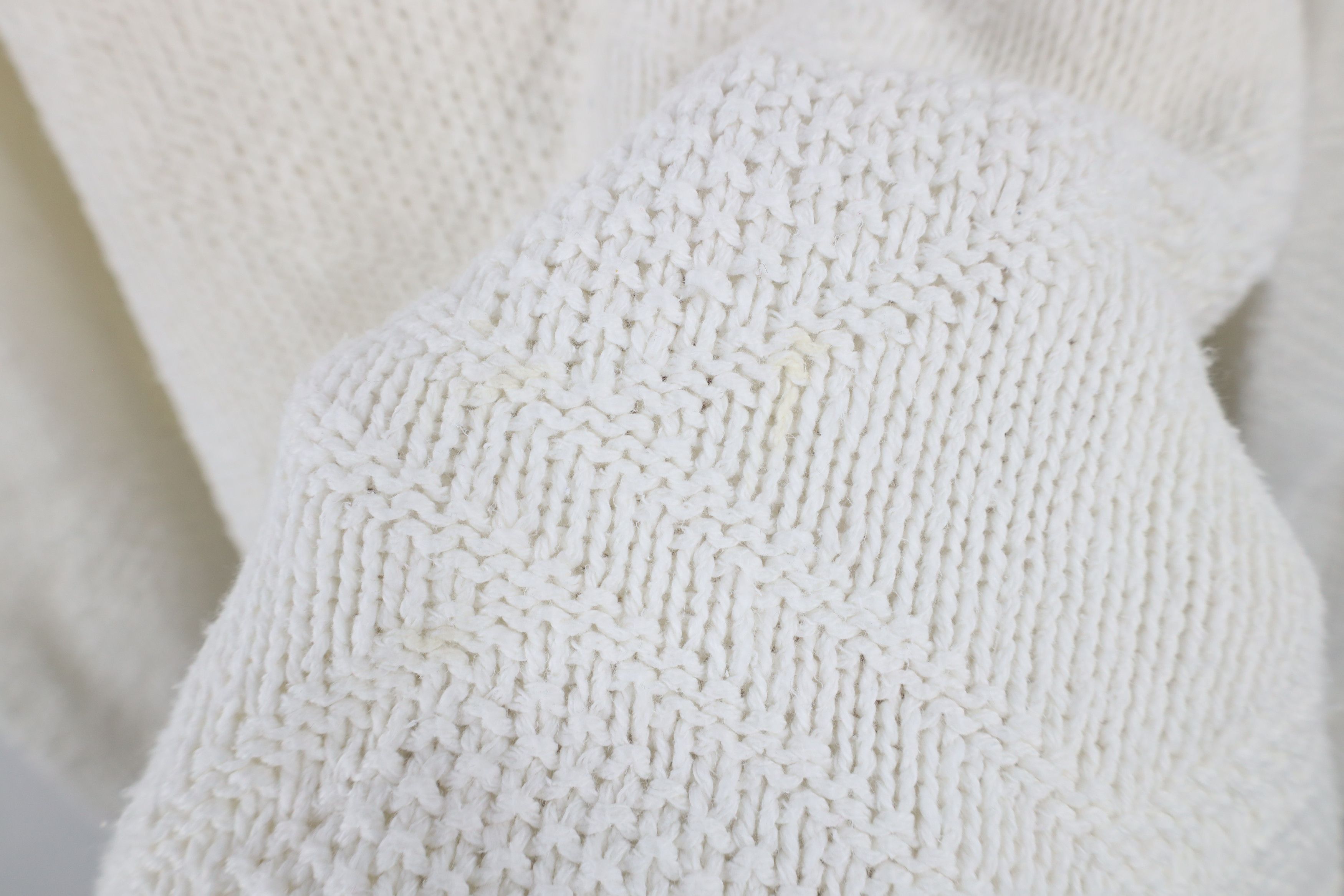 Vintage Vintage 90s Streetwear Knit Crewneck Sweater White USA Size US XL / EU 56 / 4 - 6 Thumbnail